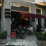 Red Wine Apartment
