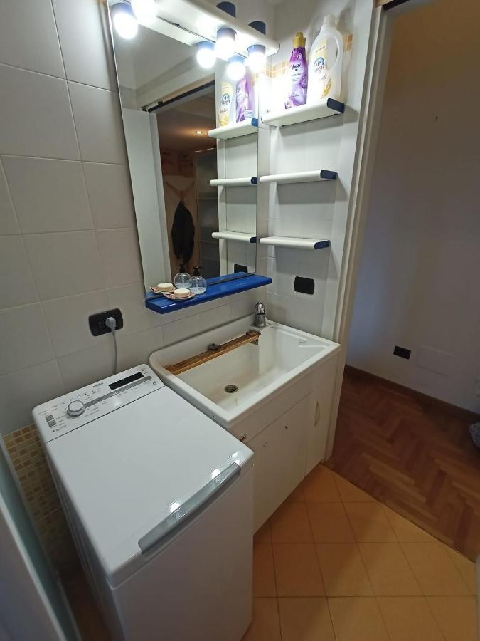 Apartment Red Wine *